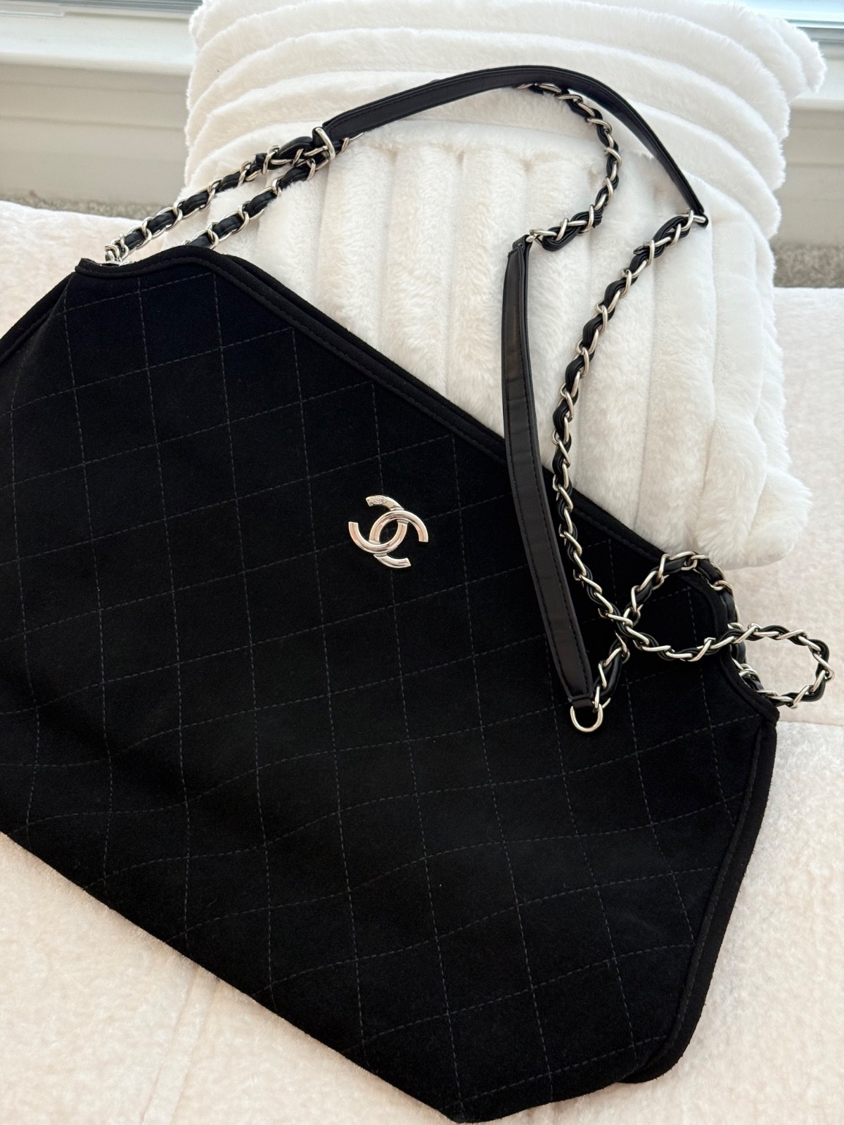 Unbranded Vintage black quilted suede chain tote bag