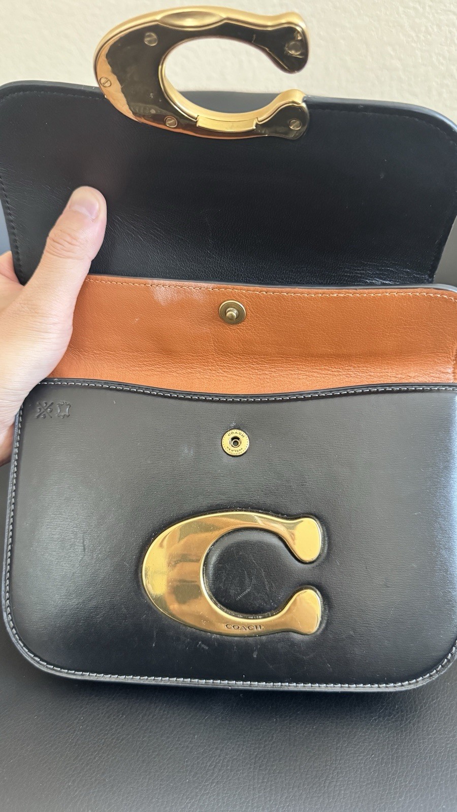 Coach Black Crossbody Bag Gold Hardware C Logo Snap Closure Detachable Strap