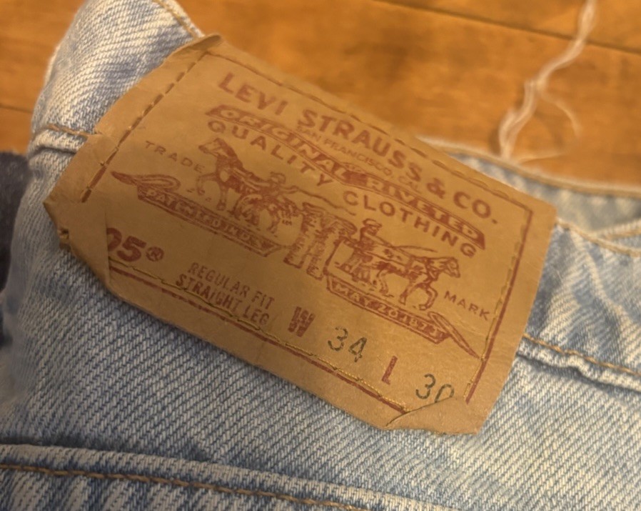 Men’s & Women’s Wholesale Lot 6 Vintage & Modern Levis/Shorts Resell