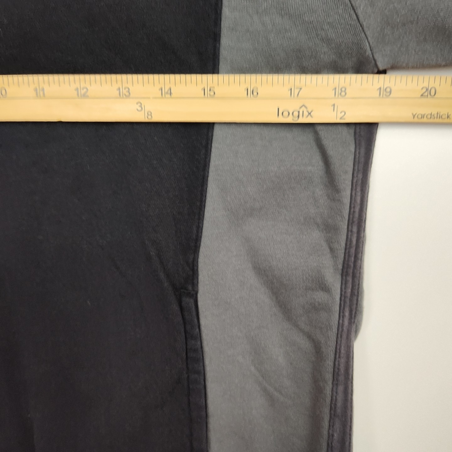 Nike Hoodie Sweatshirt Youth’s XL Black & Gray Pullover Long Sleeves Pockets