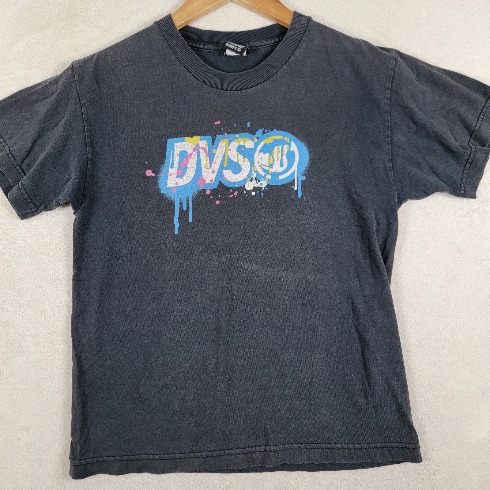 Retro Y2K DVS Shoes Co. Skater Graffiti Logo Graphic T Shirt Emo Grunge Womens S