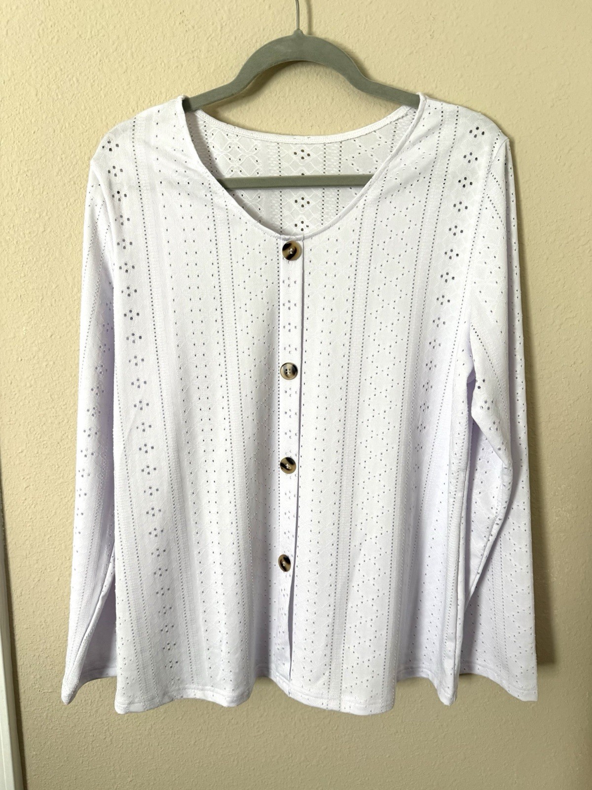 Brand New Women’s White Eyelet Long Sleeve Top Blouse Size XL