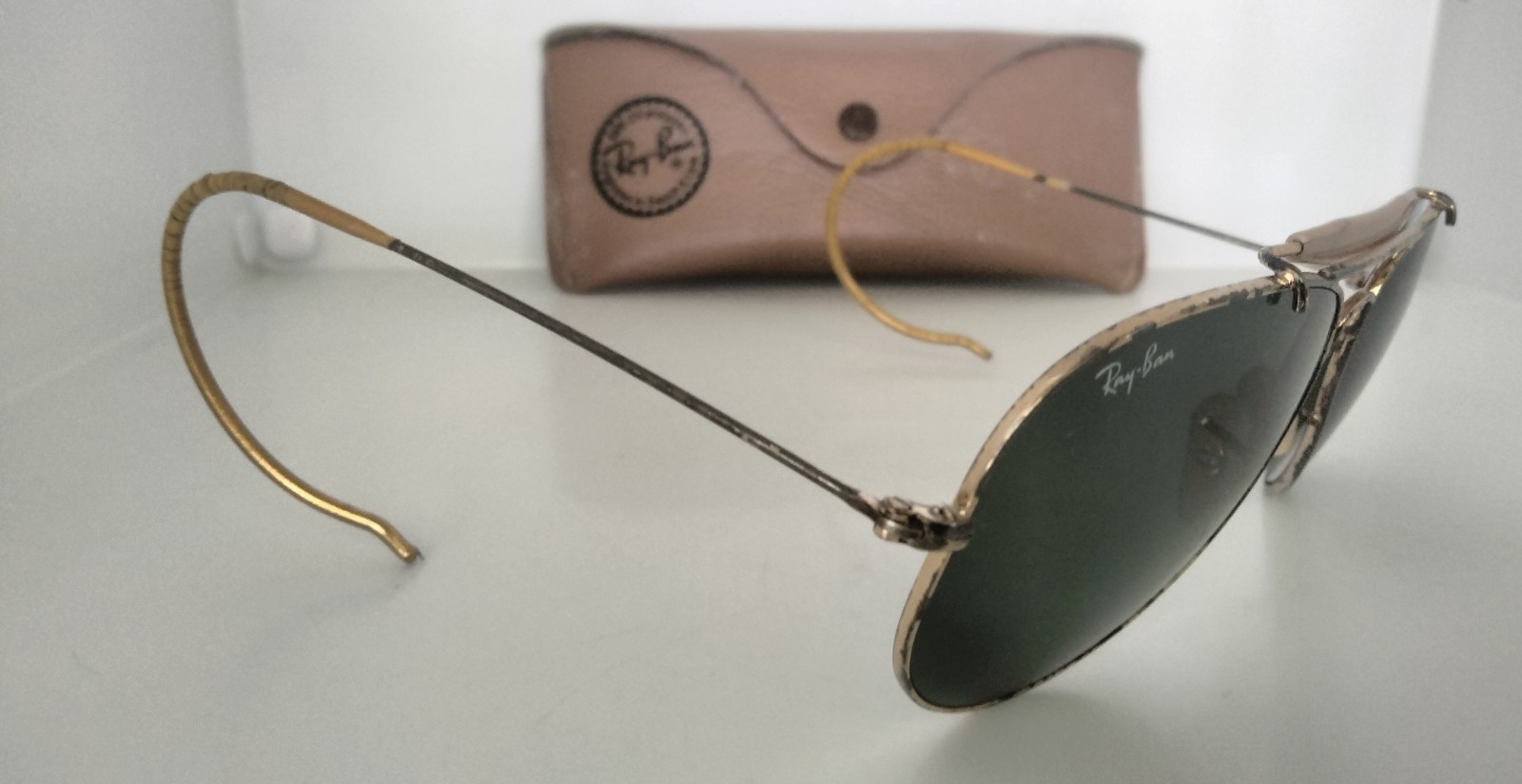 Ray Ban Aviator sunglasses 58 14 *Frames Show Wear Also some Lens Scratches