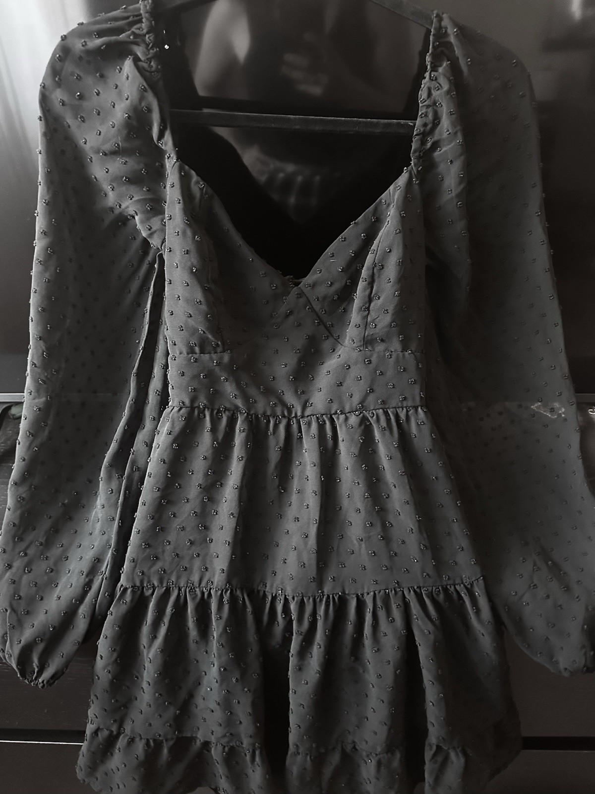 Women’s Black V-Neck Long Sleeve Sheer Ruffle Hem Short Dress M