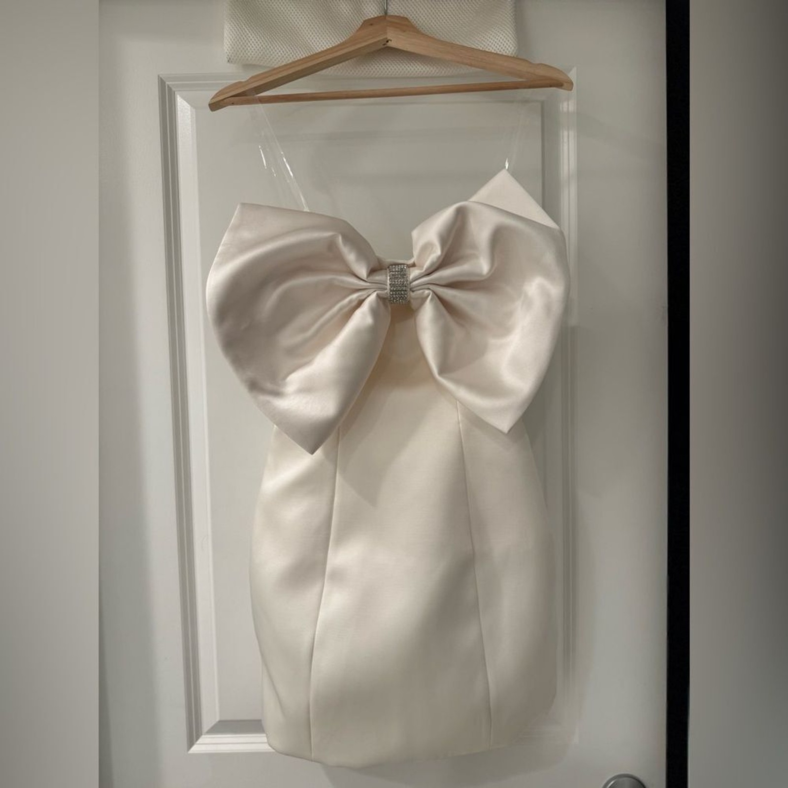 NWOT‎ Bronx and Banco Evie Bow Satin Elegant white Mini bridal Dress, XS