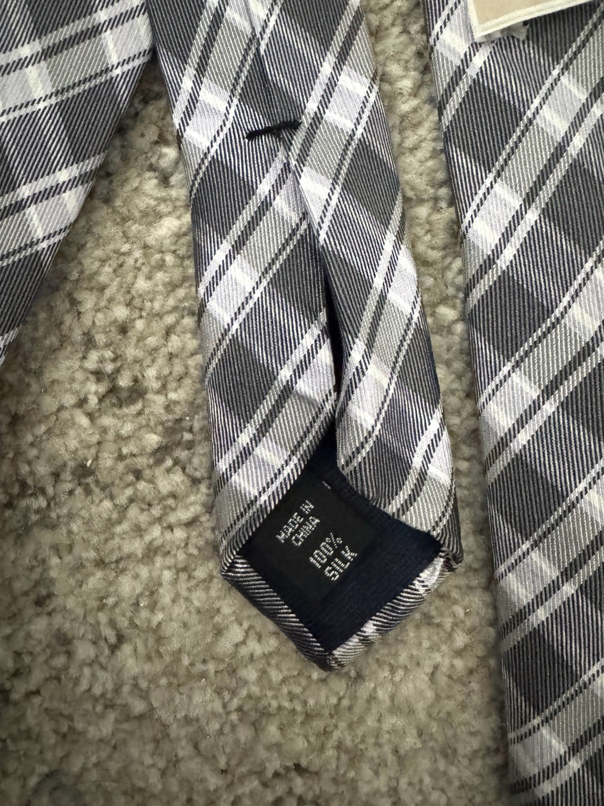 MICHAEL KORS MEN’S TIE 100% SILK MADE IN CHINA