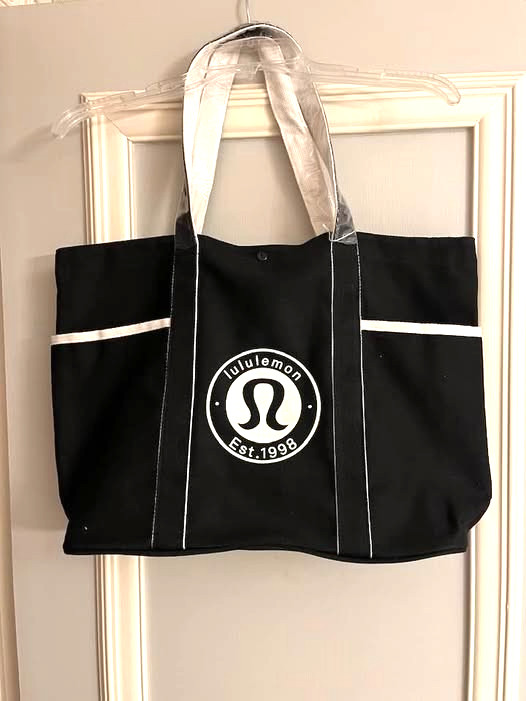 Lululemon Multi-Pocket Black Canvas Tote Bag Black cream 20.1″ x 5.9″ x 13.8