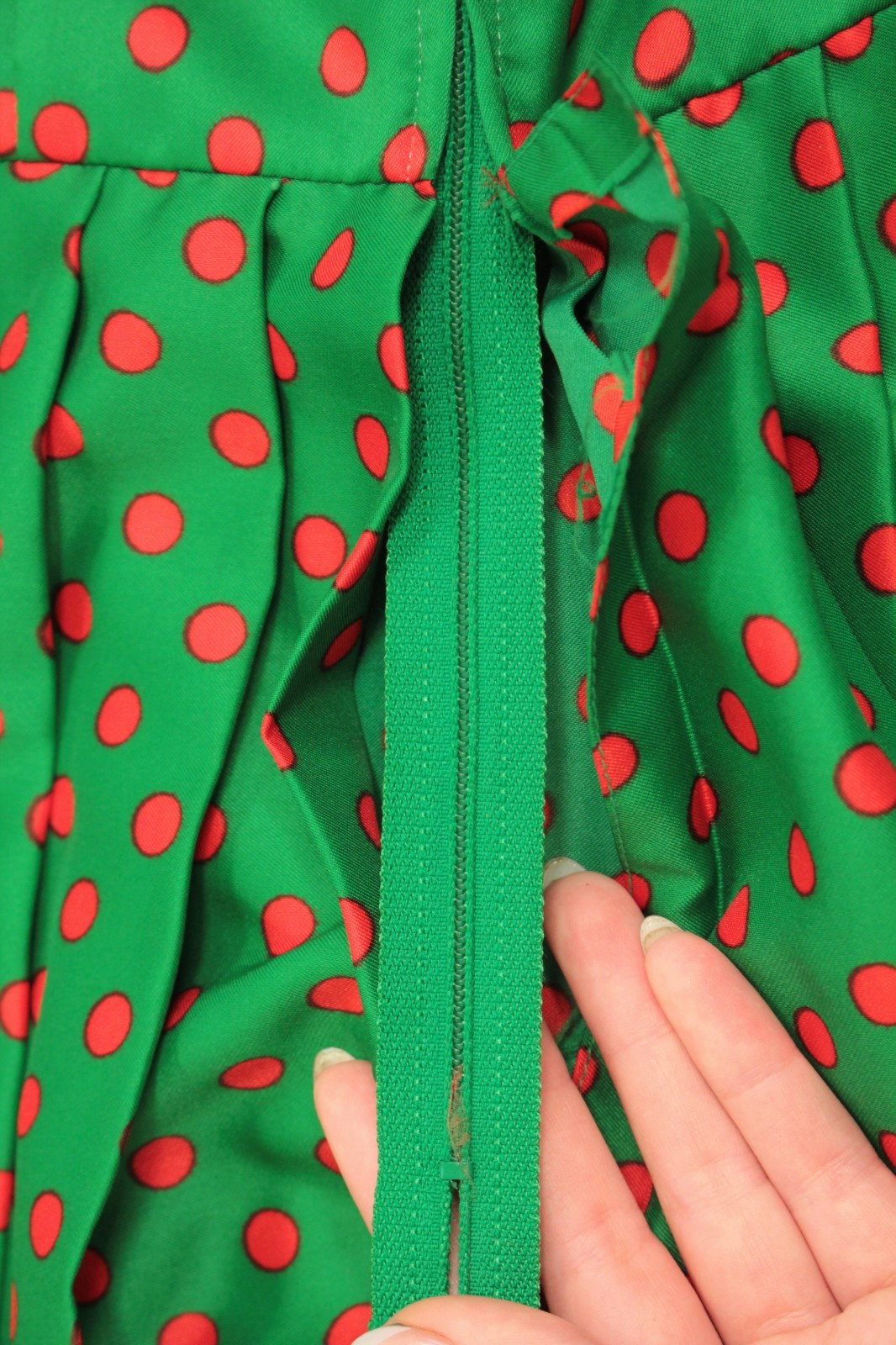 VTG 60s Green & Red Polka Dot Mod Pleated Skirt Dress Sz M 1960s Carlye