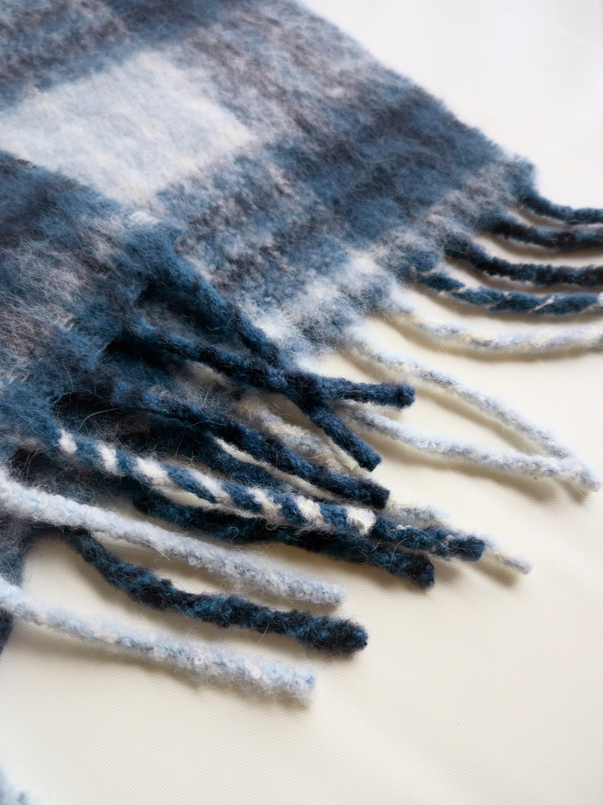 NP~$130 Lacoste Alpaca Scarf, Soft, Thick, Hairy! checked blue grey, warm scarf
