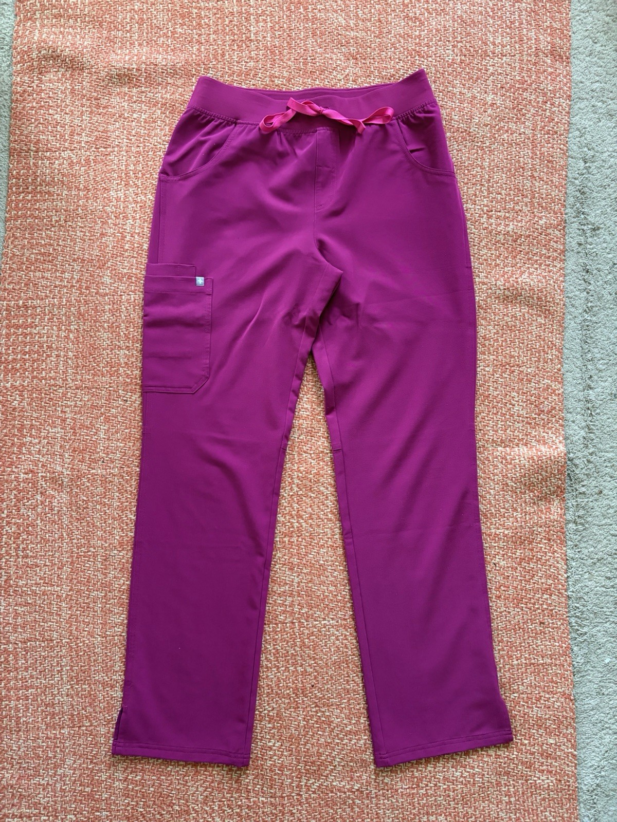 FIGS Women’s Kade Cargo Scrub Pants Medium Tall Dark Magenta