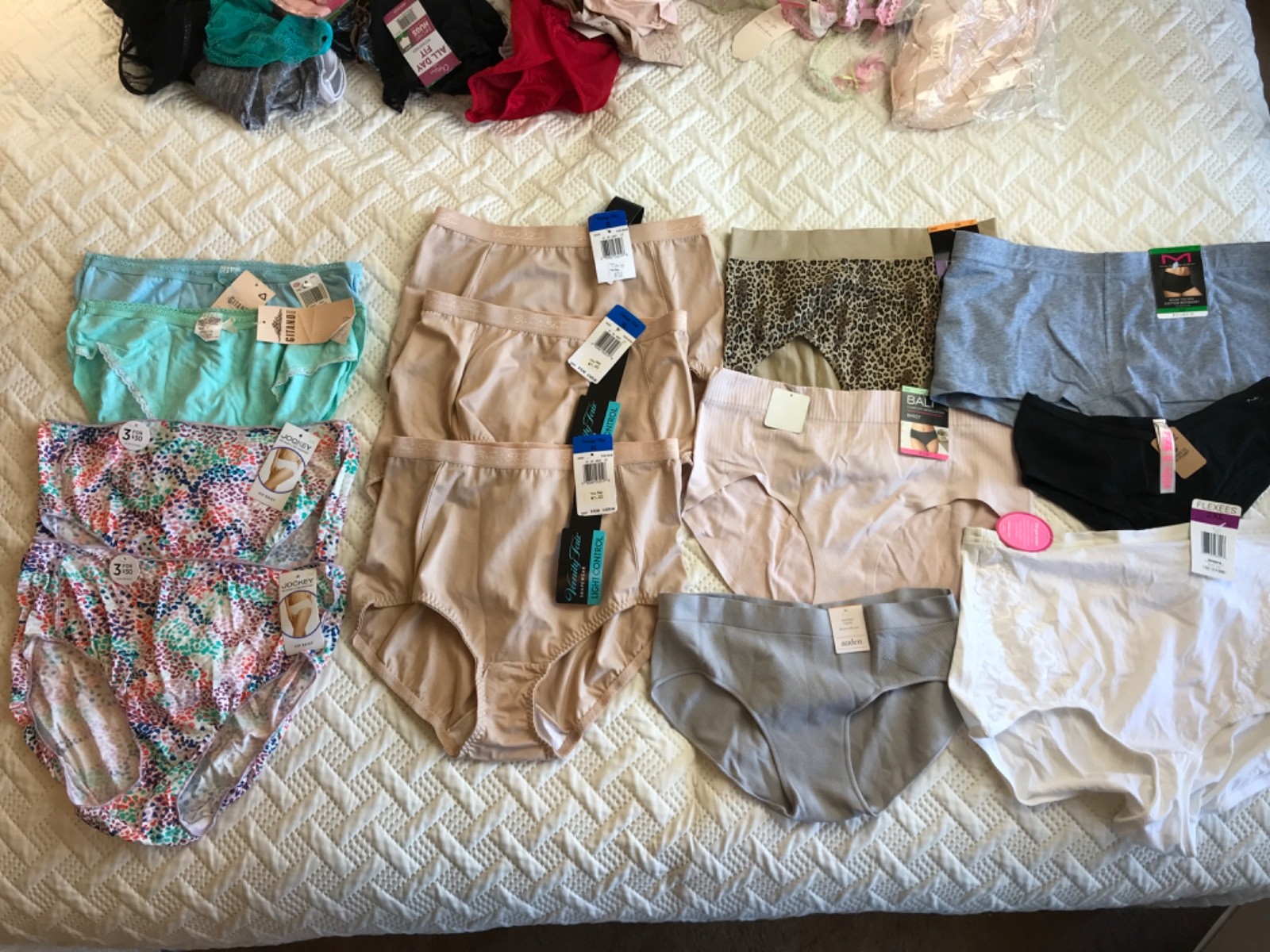 175 Wholesale lot womens new assorted panties underwear thong bras briefs resale