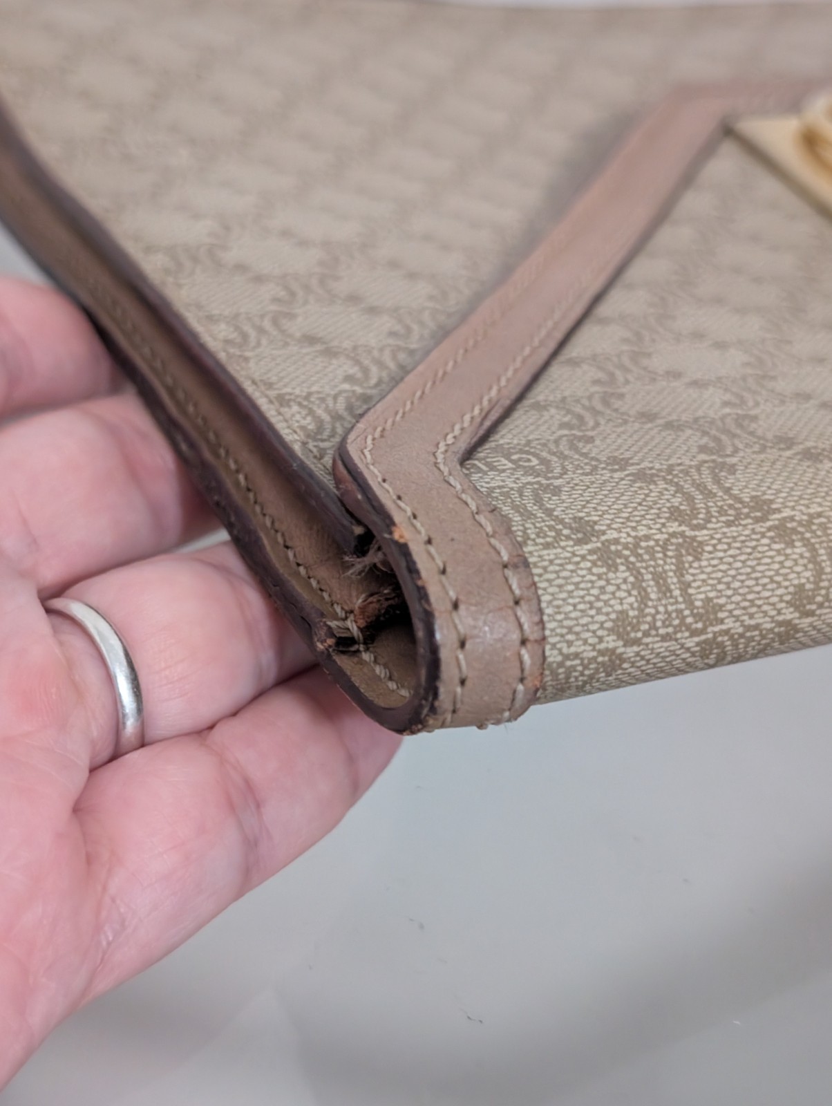 Auth Vintage CELINE Macadam Triomphe Blason Clutch Bag Beige