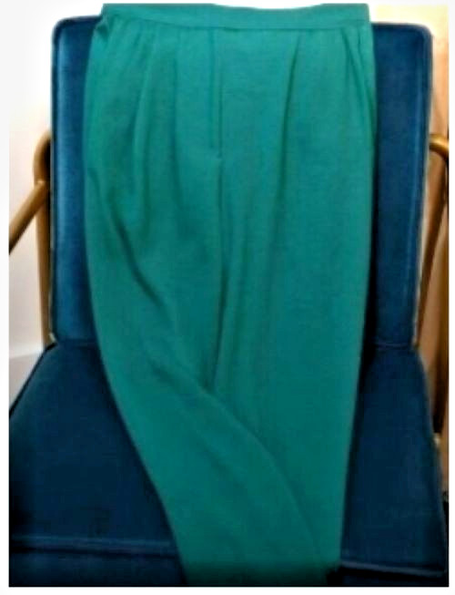 St John Collection Santana Knit Pants Green Pleated Size 8 Straight Leg Pull-On