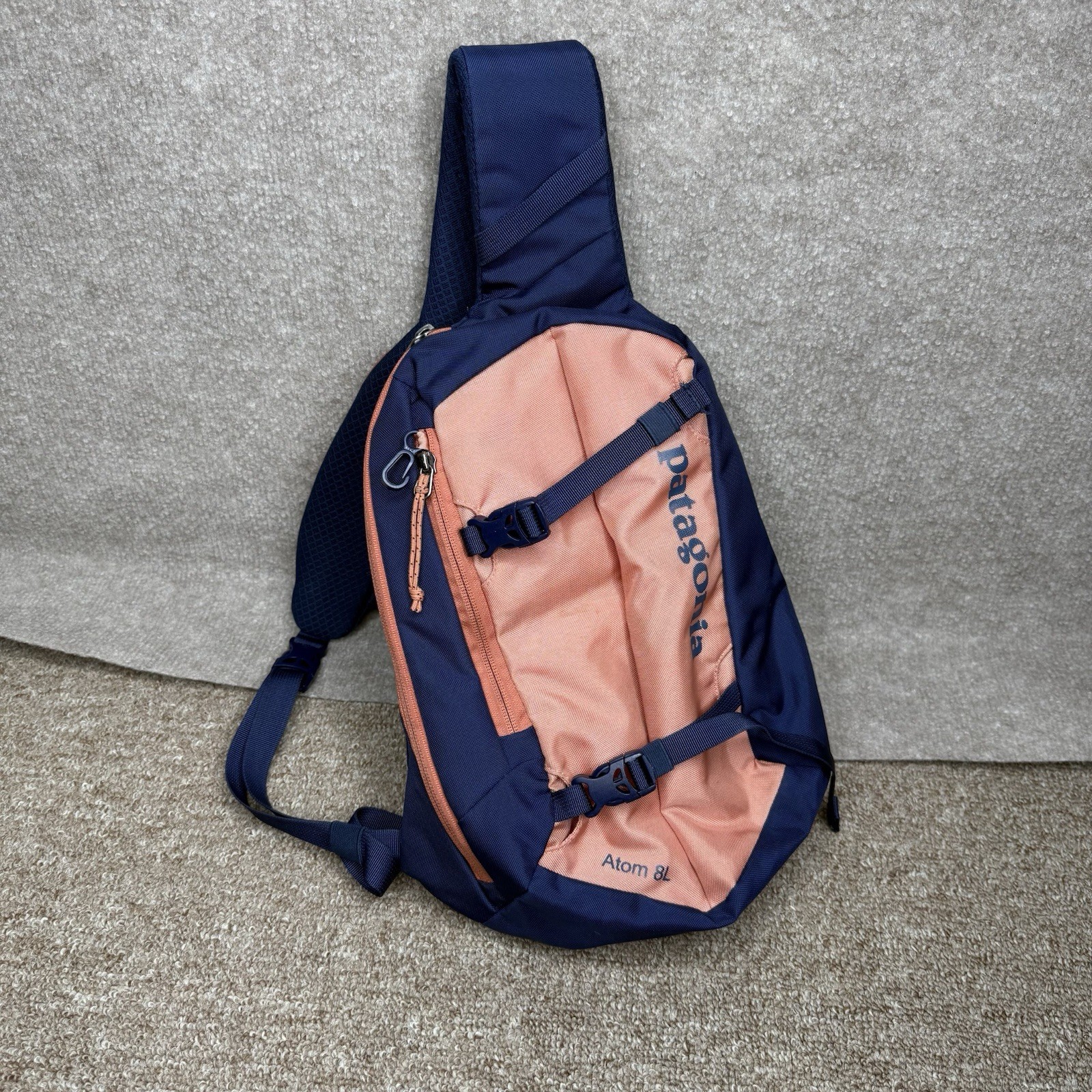 Patagonia Atom 8L Sling Bag One Size Pink Blue Outdoor Hiking Running