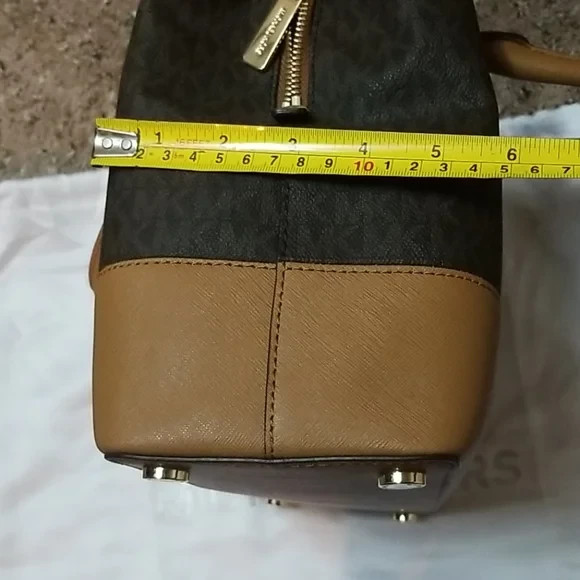 MICHAEL Michael Kors Signature Savannah Large Satchel