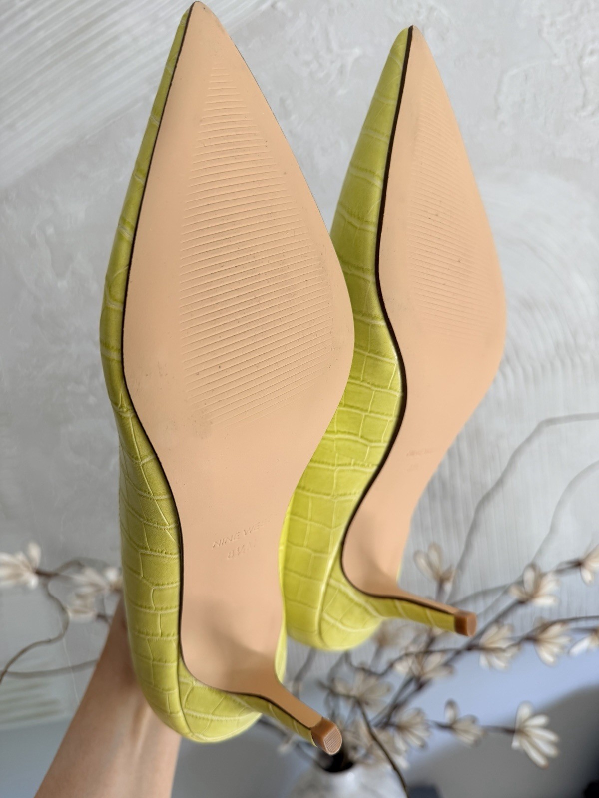 Nine West Beige Croc Embossed Block Heel Pumps Women’s Size 9M Comfort