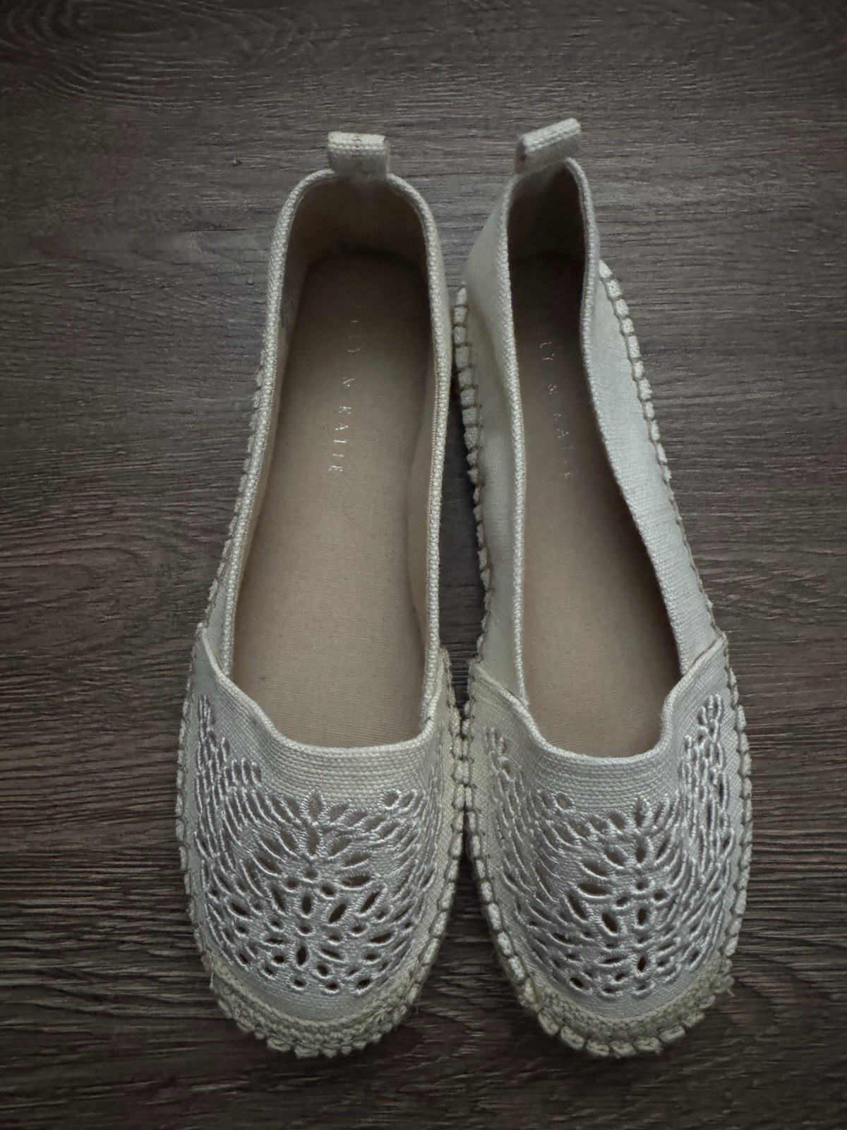 Kelly & Katie Women’s 8.5 Beige Canvas Floral Cut-Out Espadrille Flats Round Toe