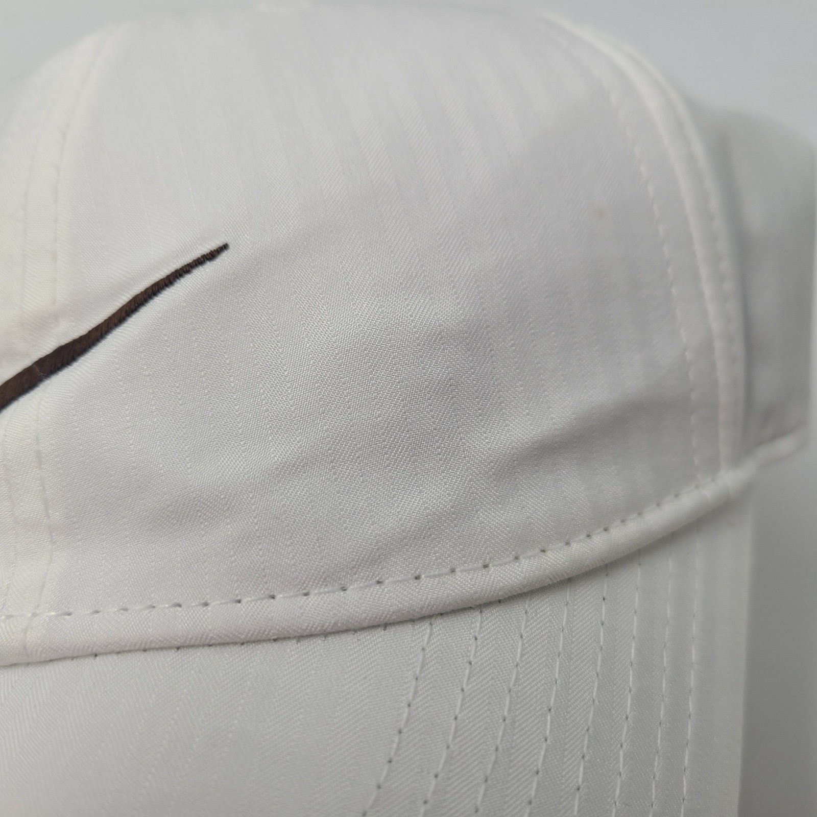 Nike Hat Strapback White Legacy91 Dri-Fit Golf Swoosh Logo Outdoors Casual Men