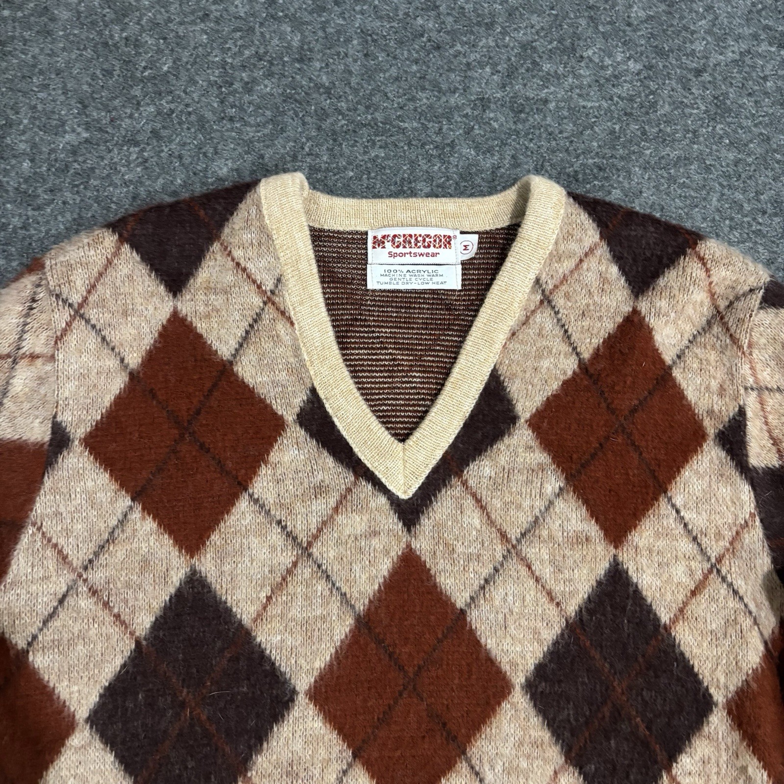 Vintage McGregor Sportswear Argyle V-Neck Sweater Size Medium USA Acrylic