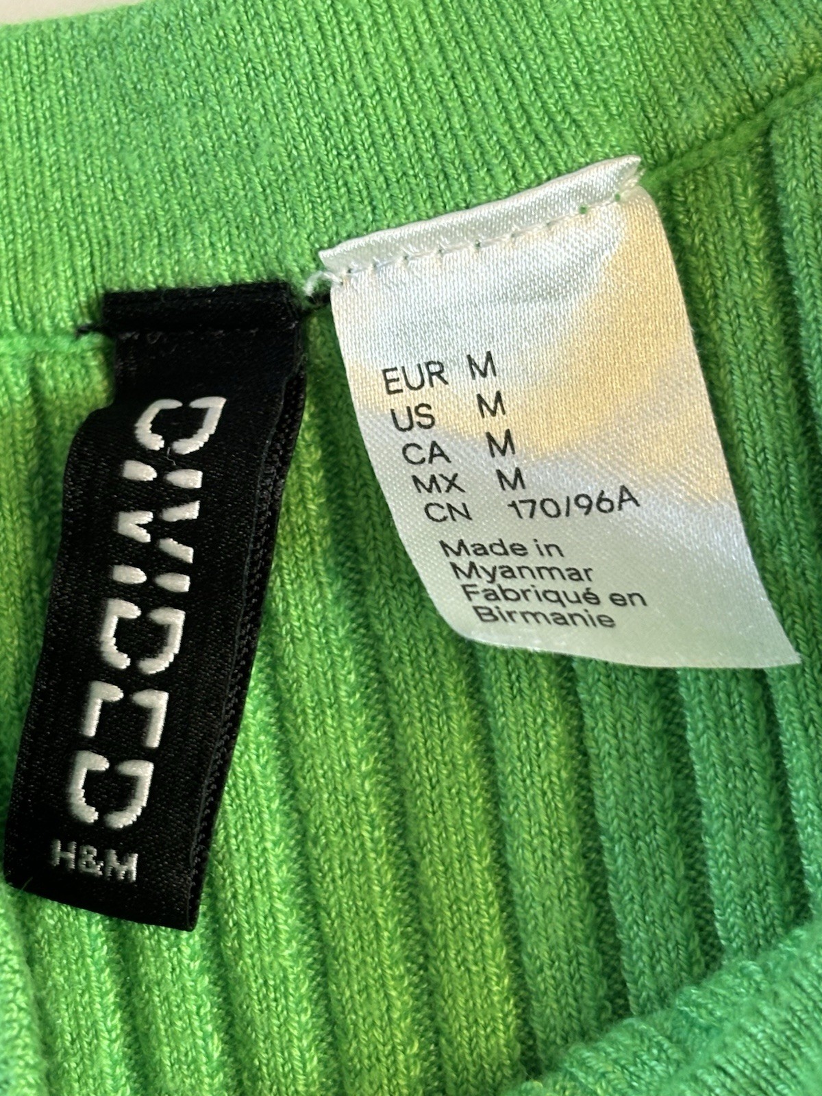 H&M Divided Green Ribbed Crop Tank Top Women’s Sz Medium Sleeveless Stretch Knit