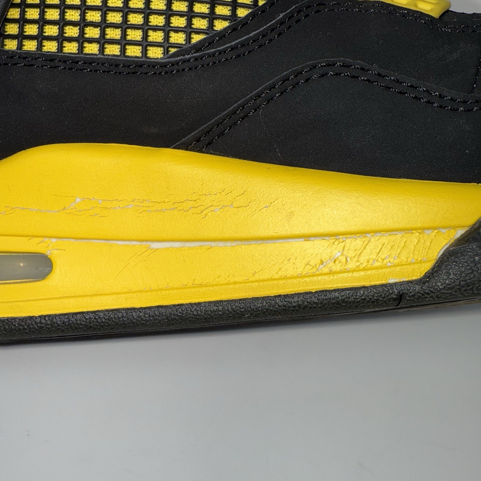 Nike Air Jordan 4 Retro Thunder Men’s Size 10.5 Black Yellow