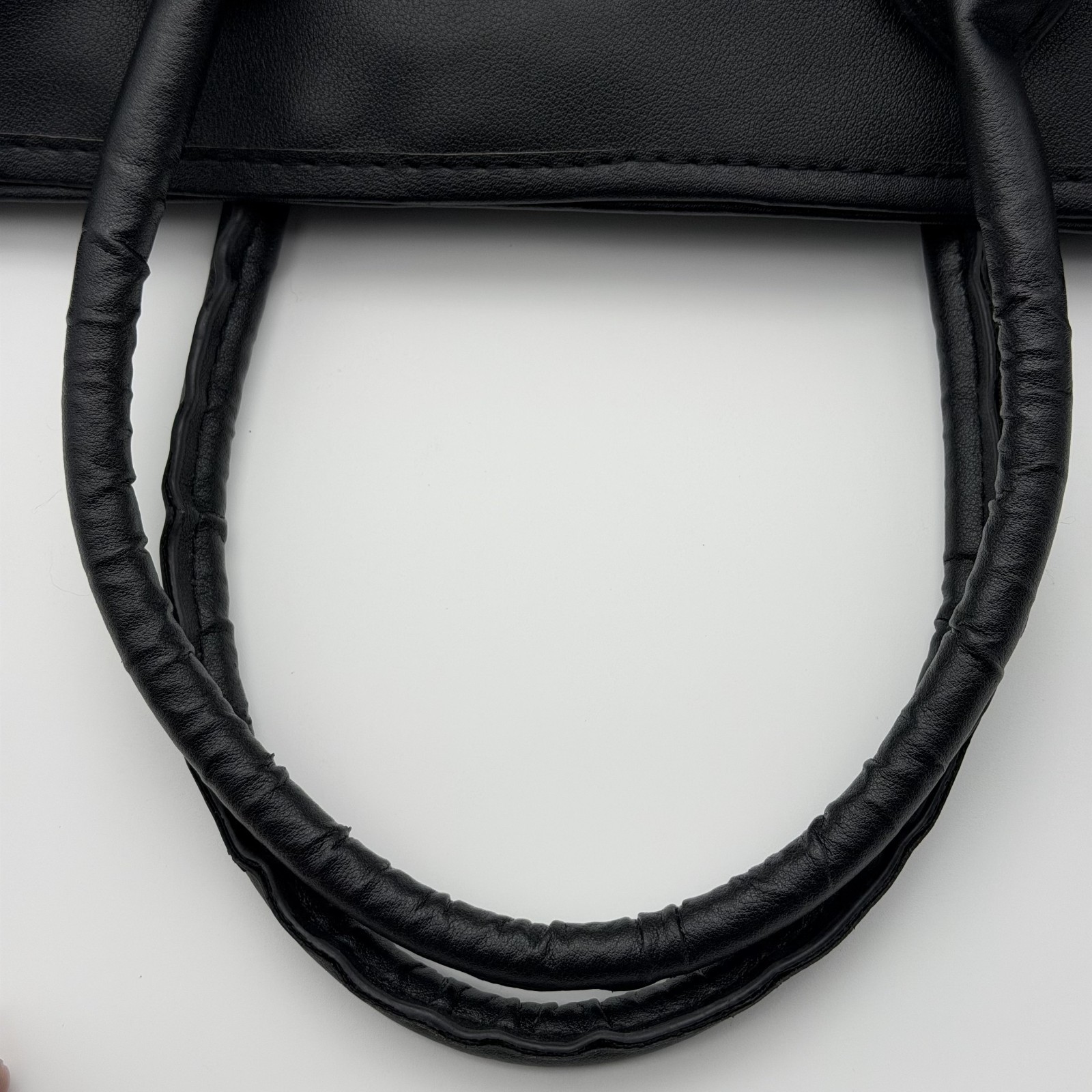 GIVENCHY Tote bag leather black Not available in Japan Magnetic button closure