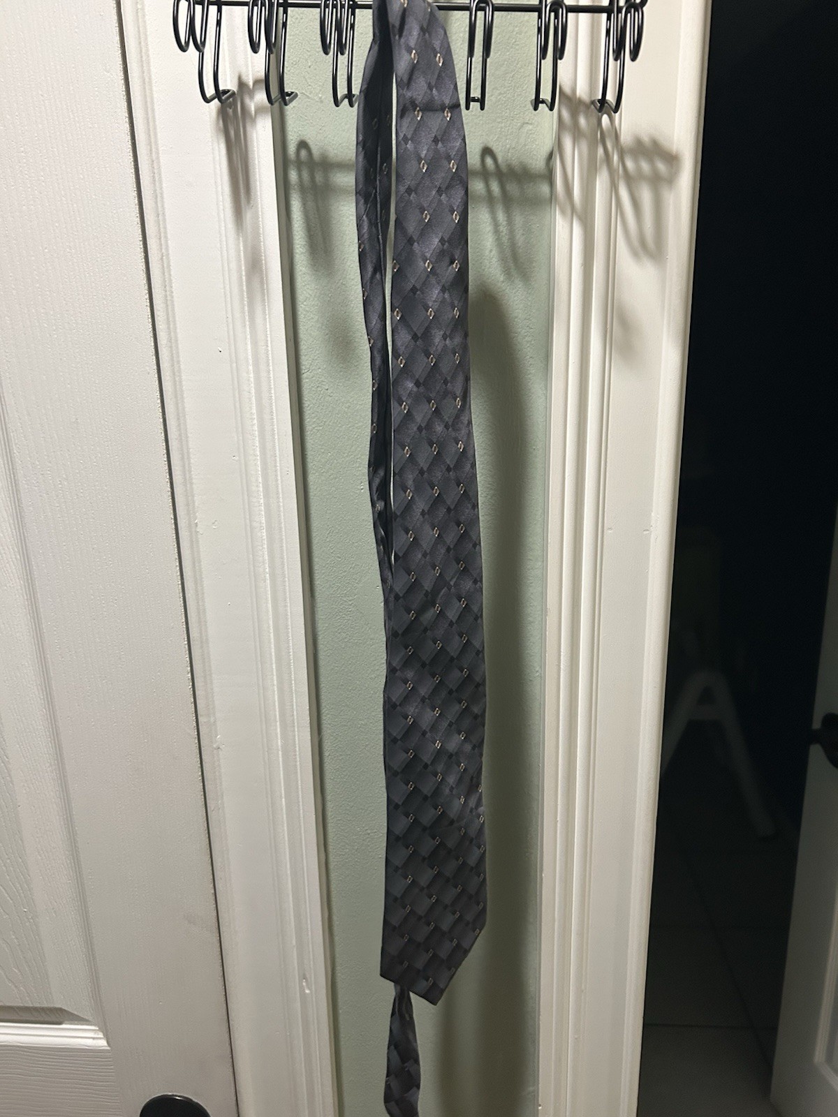 Nicole Miller New York Men’s Designer Tie Necktie, Gray Black Geometric Pattern