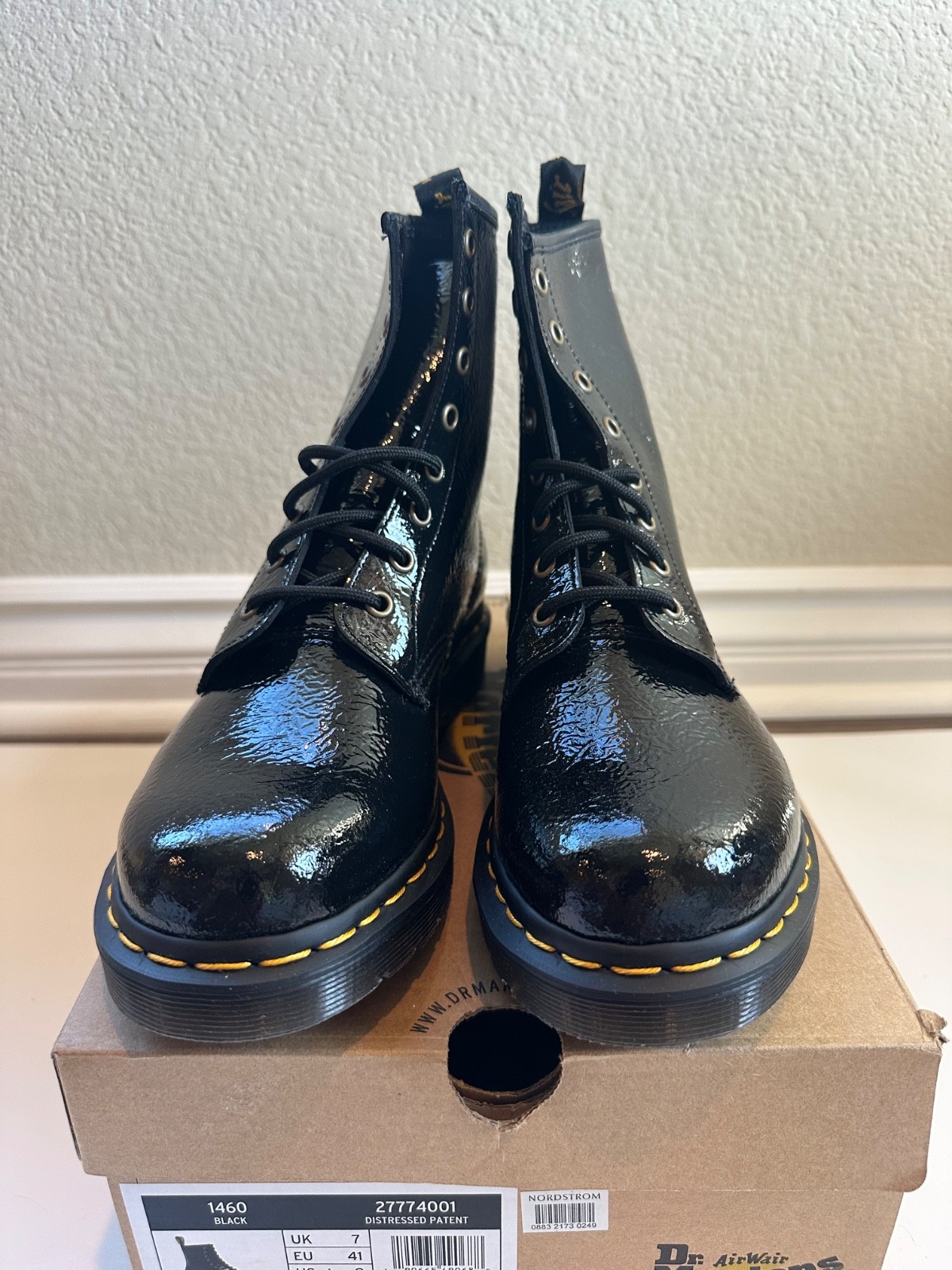 Dr. Martens 1460 Distressed Patent Leather Boots – Black – Women’s US 9 – NIB