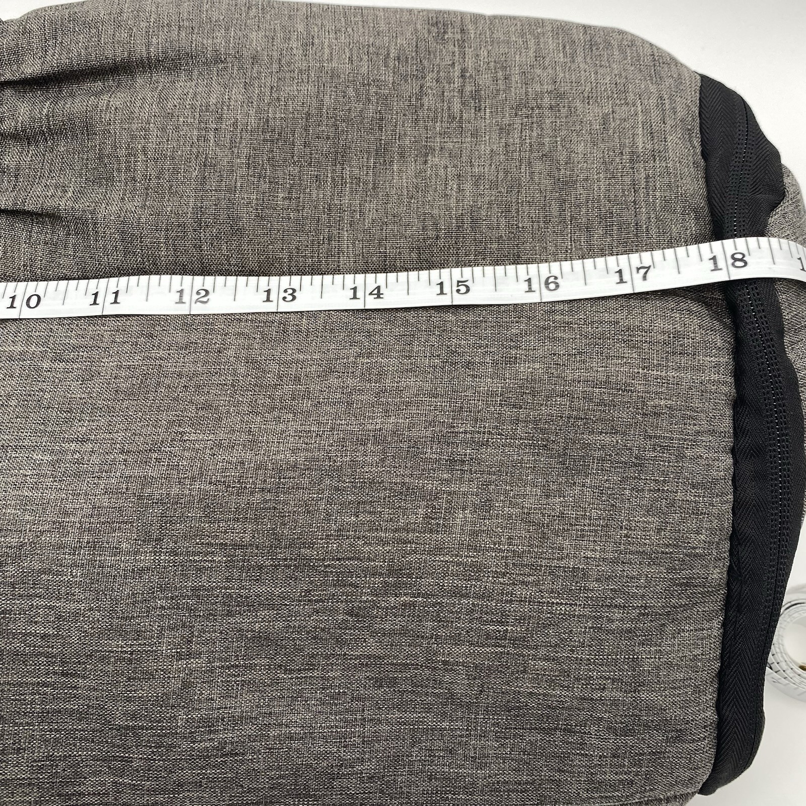 DSW Tote Bag Exercise Yoga Duffle Gym Bag Pockets All Over Shoulder Strap