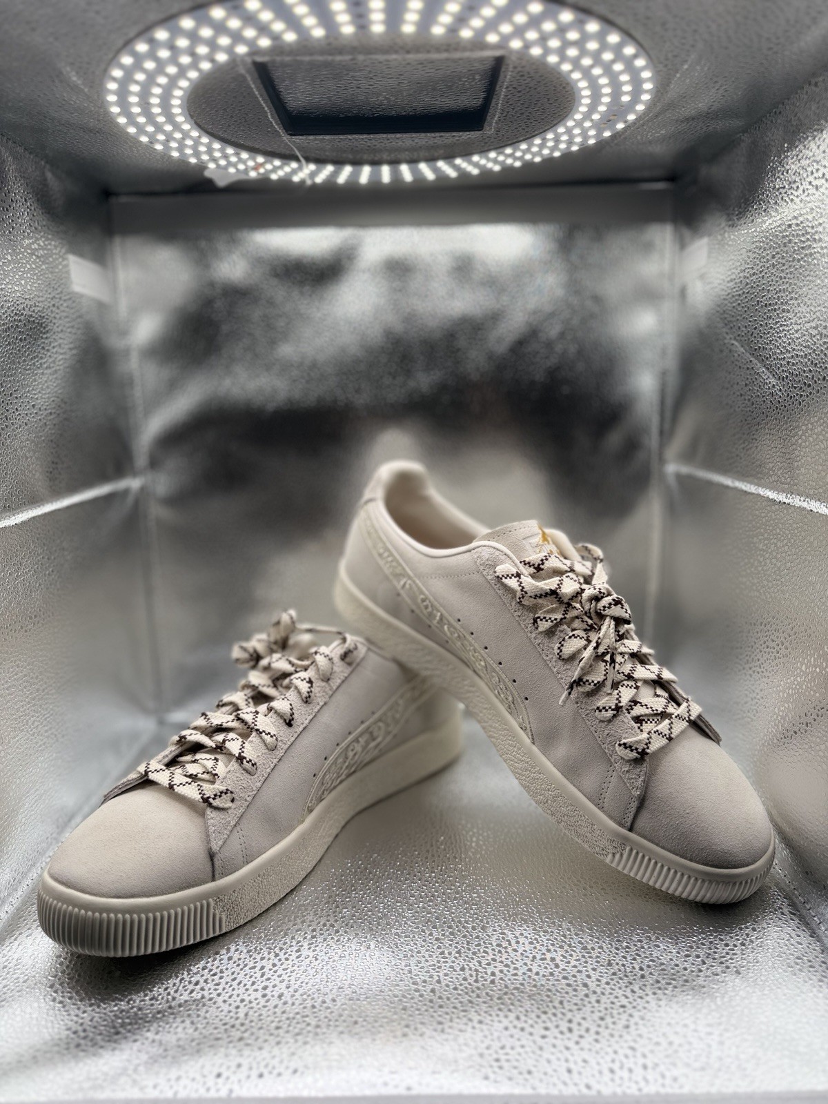 PUMA Clyde Leather Men’s White/Black Leather Lace Up Low-Top Sneakers US 8