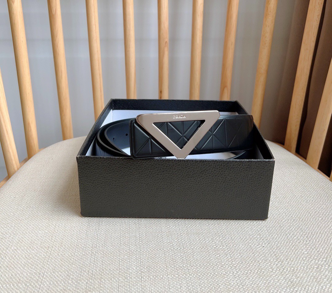 Prada men’s leather belt in Black