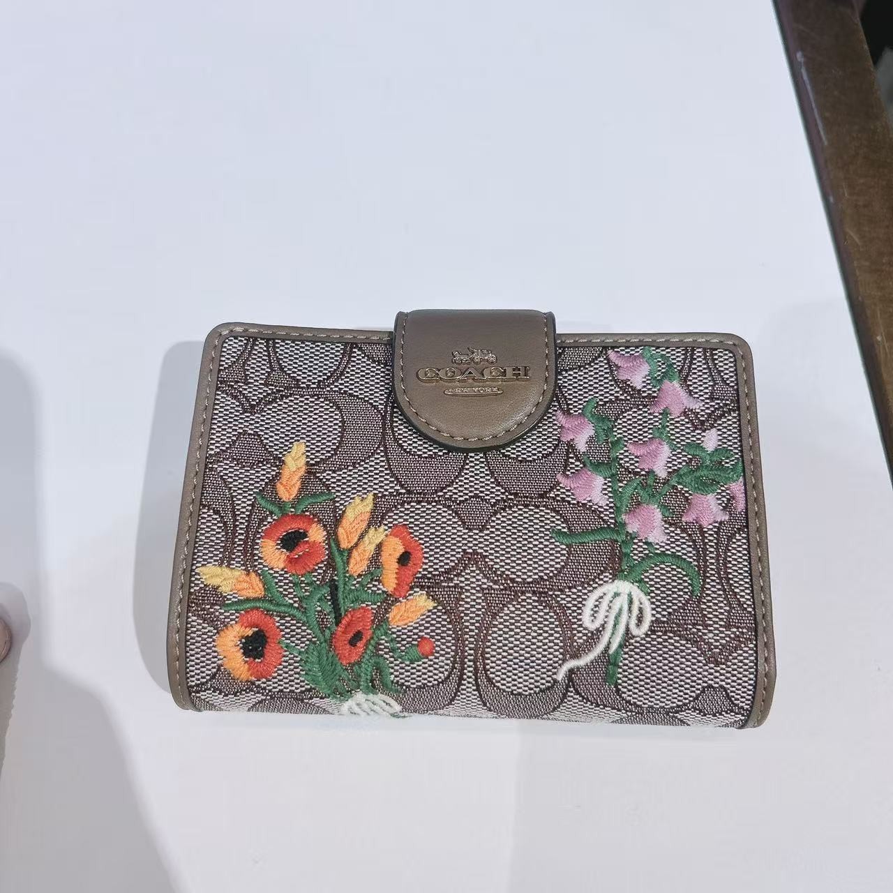 NWT Coach Medium Corner Zip Wallet In Signature Jacquard With Floral Embroidery