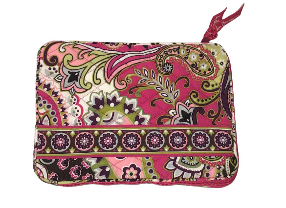 z VERA BRADLEY Very Berry Tablet Sleeve 6.25 in x 8.5 in x .75 in Zip Close