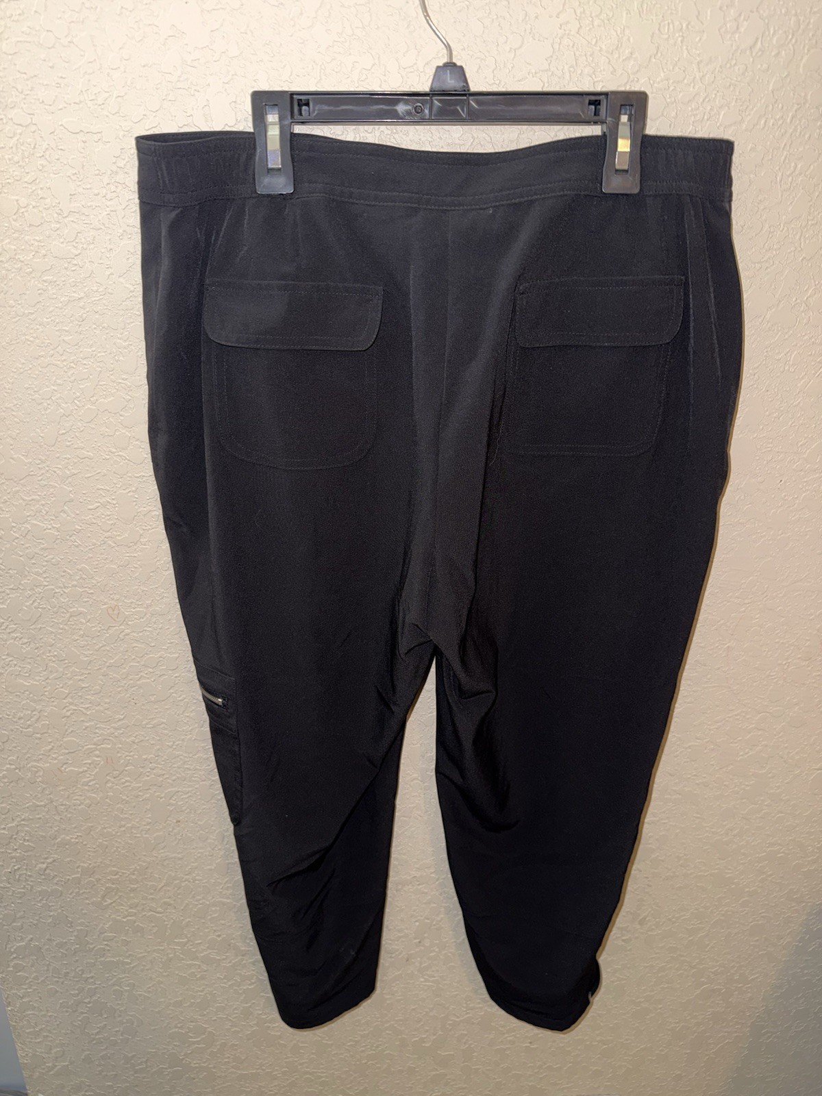 Zenergy by Chico’s Women’s Cargo Capris Size 1 Black Zip Pockets