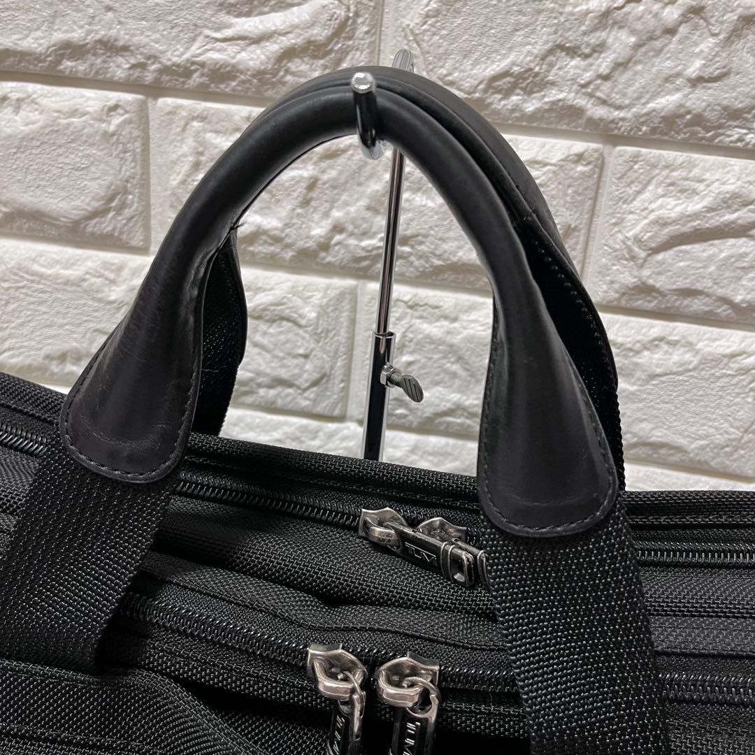 TUMI Alpha 26141D4 Black 2Way Expandable Briefcase 2 Compartment Auth