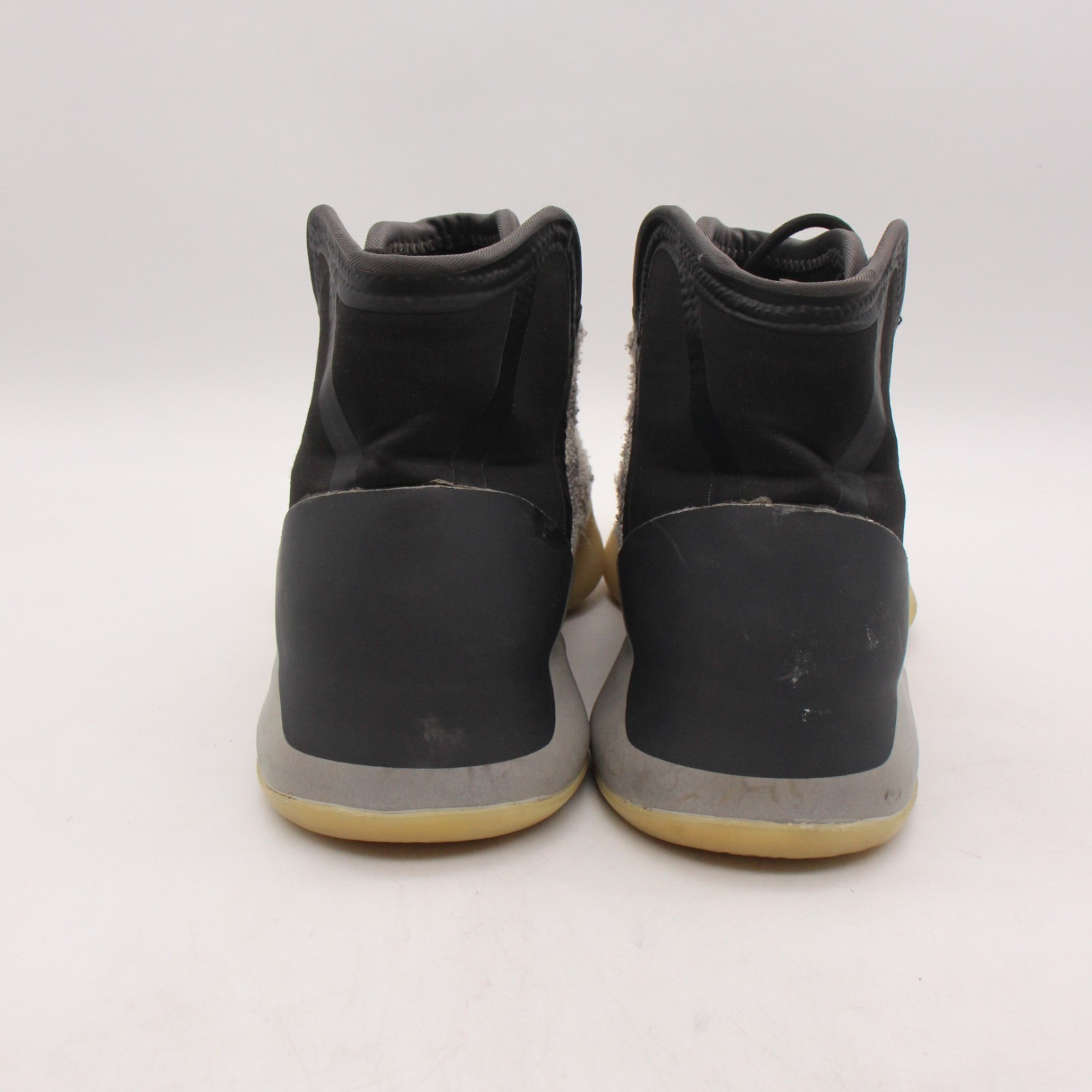 Adidas Yeezy Quantum Men’s Size 9.5 Athletic Casual Sneakers EG1535