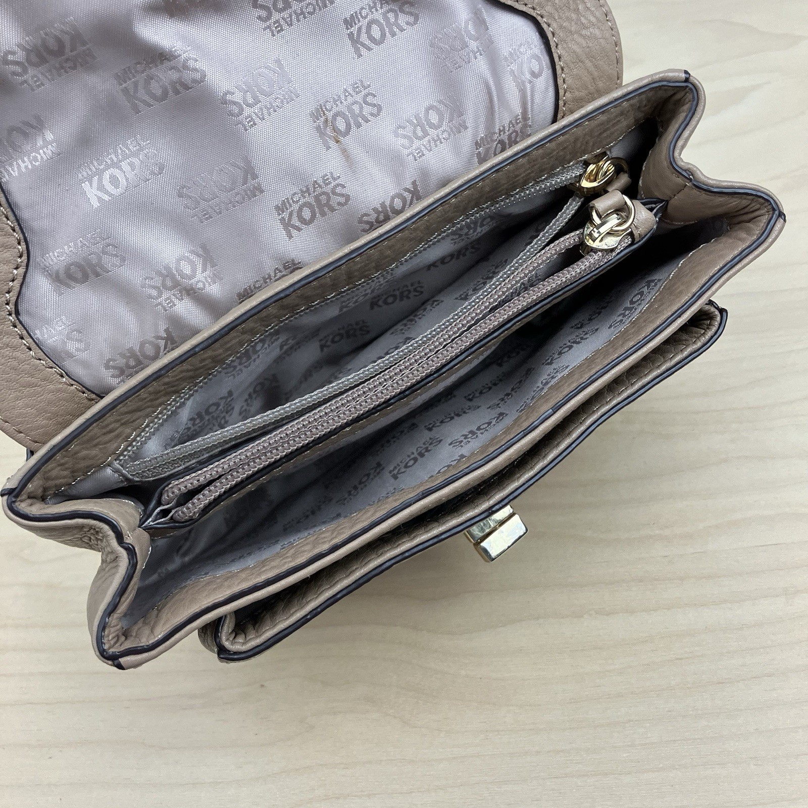 Michael Kors Sloan Tan Pebbled Crossbody Bag Small Turn Lock Chain Strap Gold
