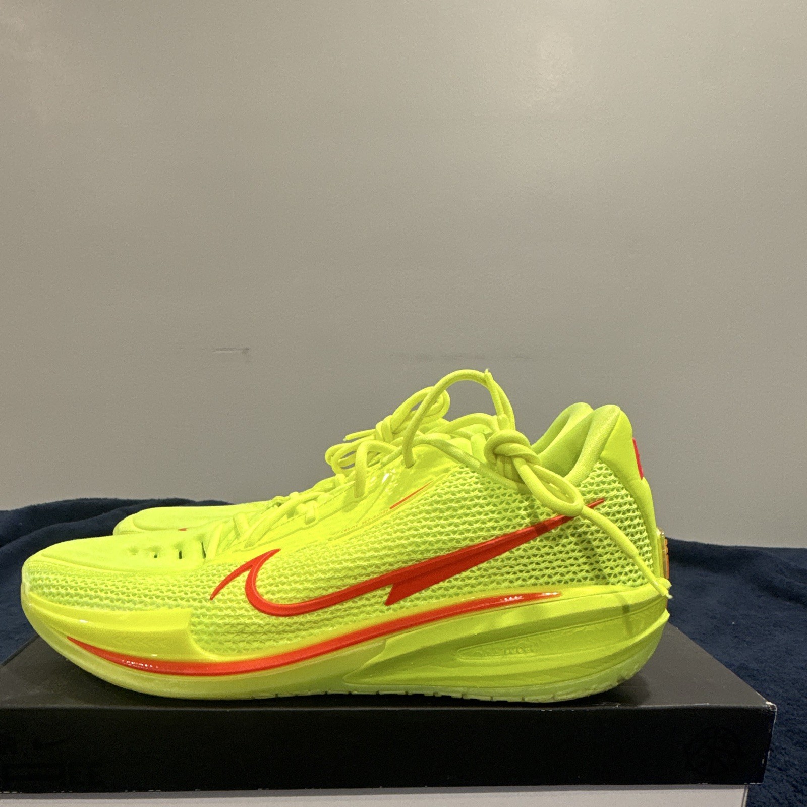 Nike Air Zoom GT Cut Men’s Low Top Athletic Sneakers Lace Up Yellow/Red