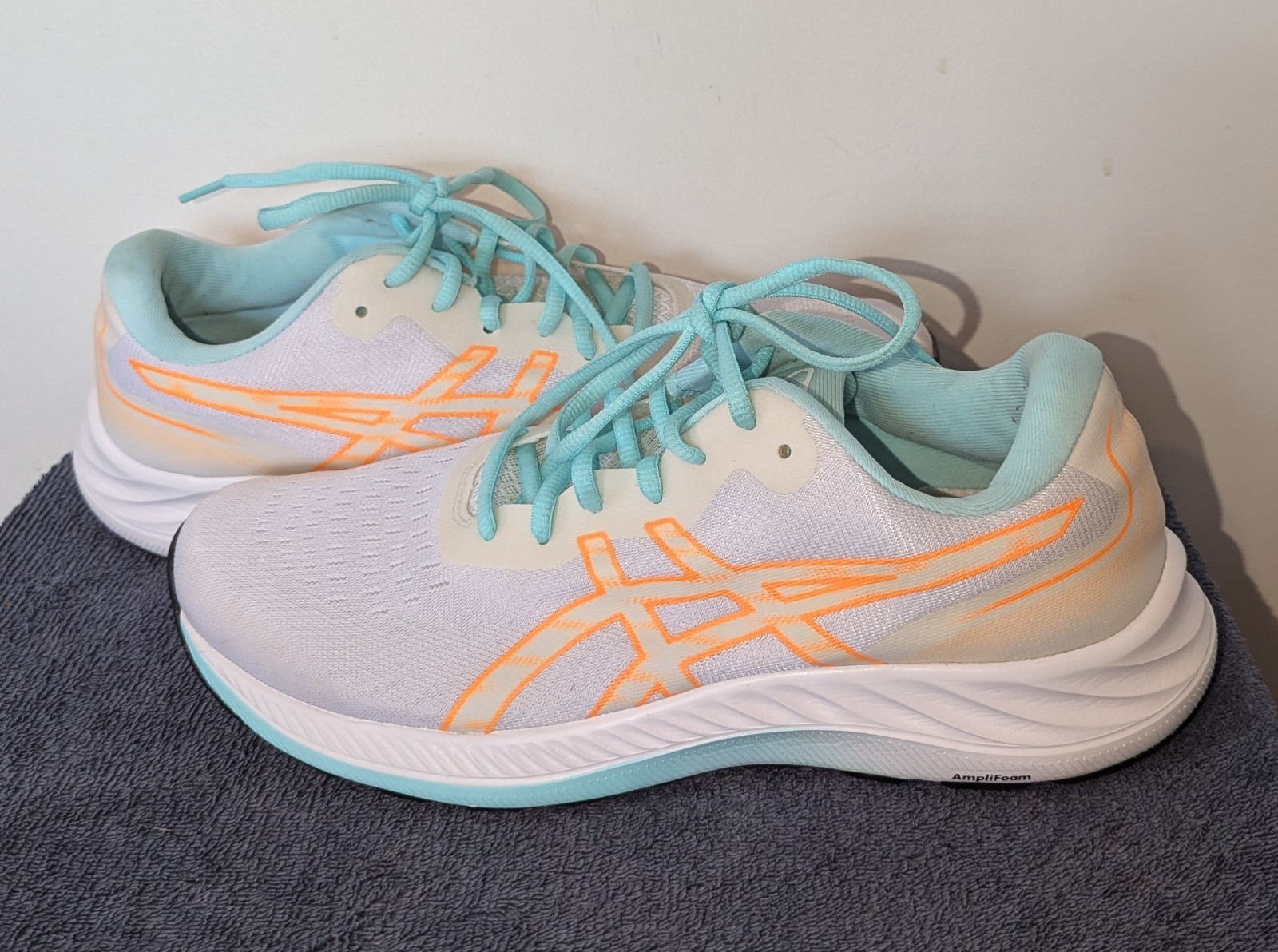 Asics Gel-Excite 9 White Orange Pop Womens Size 11 1012B182 Sneakers