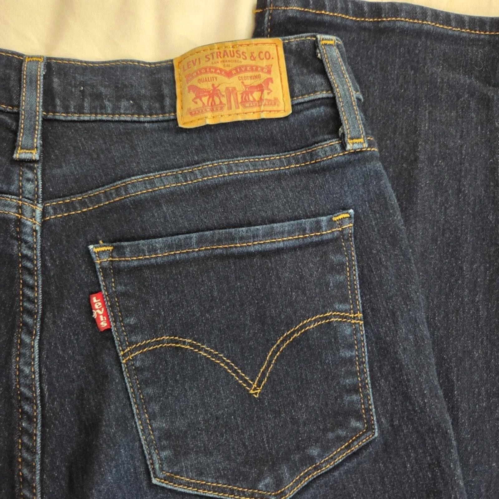 Levi’s 315 Shaping Bootcut Jeans W26 L30 Dark Wash Stretch Denim