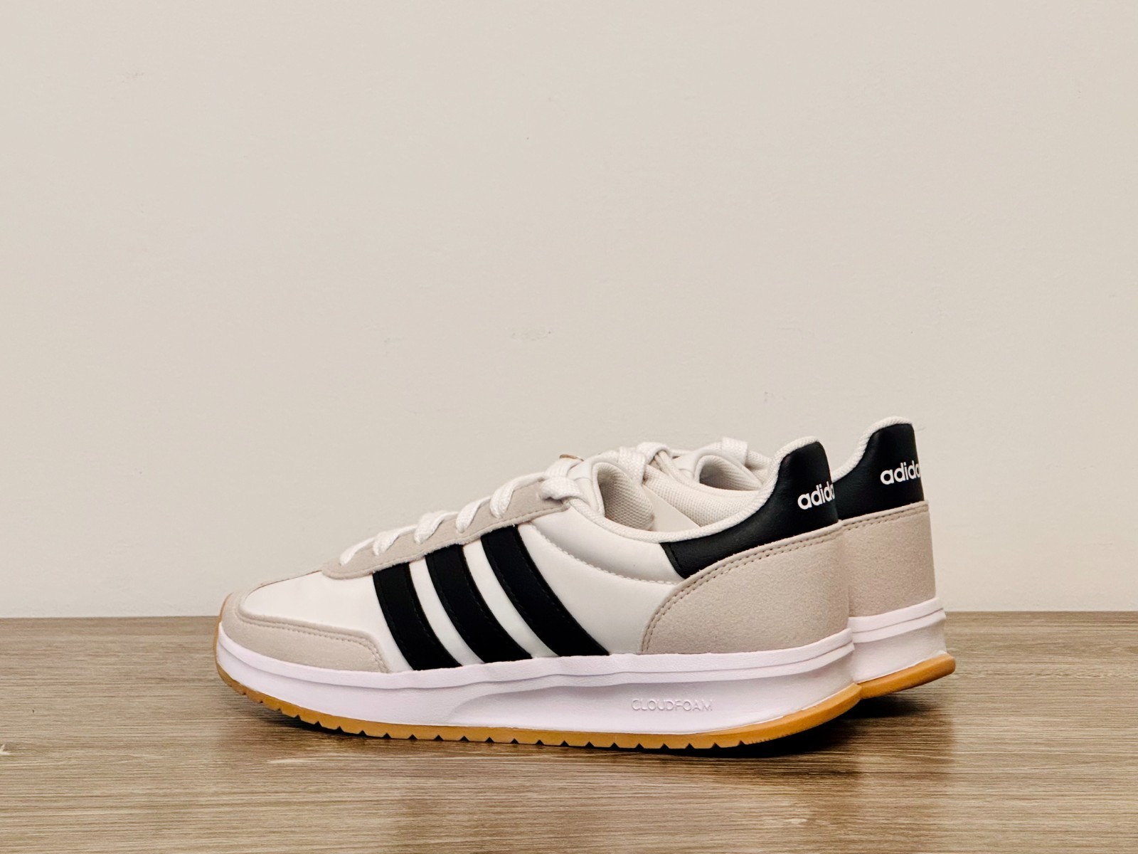 Adidas Run 70s 2.0 – White Black Grey 5.5Y / 6.5W New JI2266