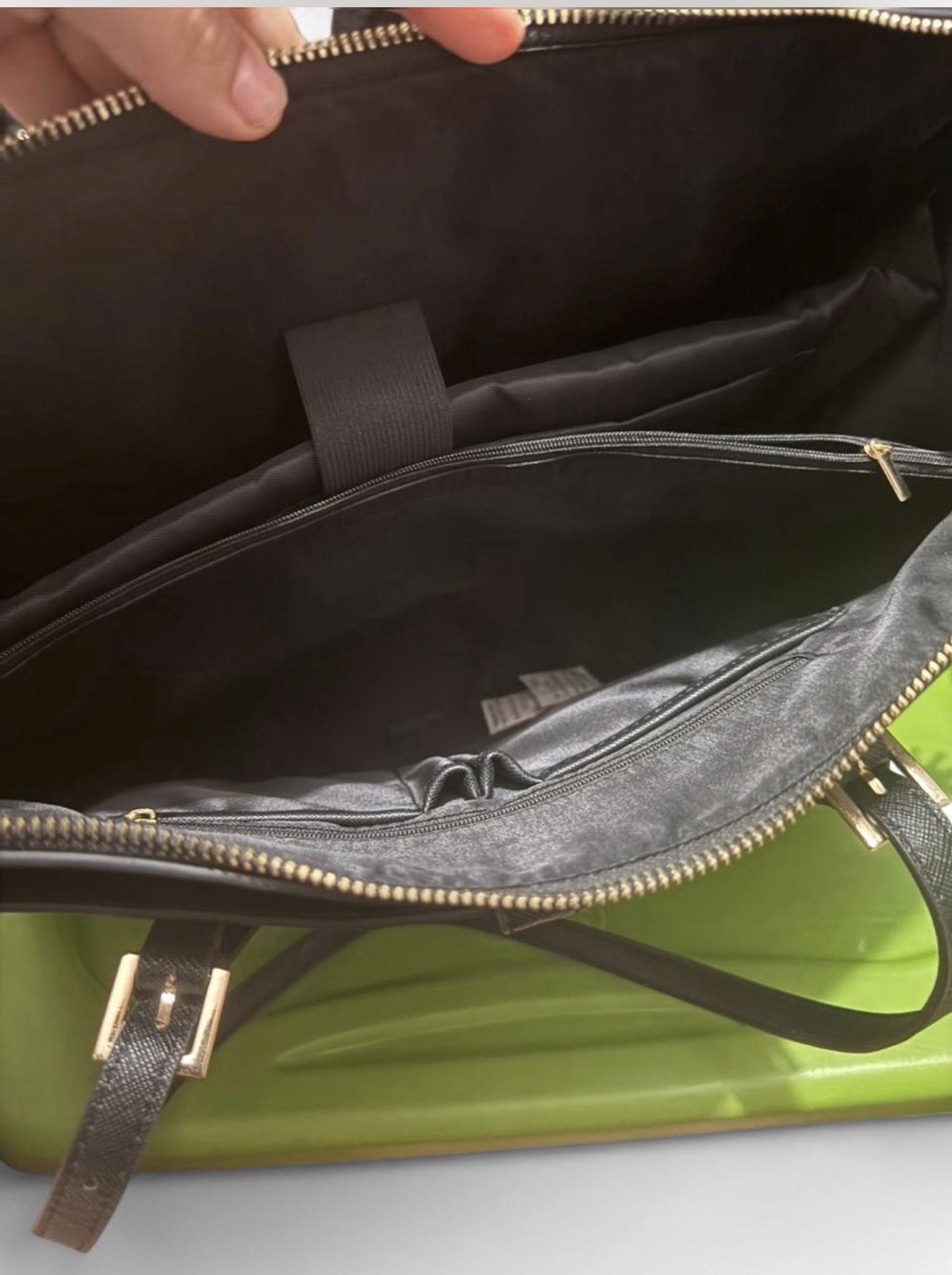 Black Zip Shoulder computer work Bag DLined Gold Hardware structure