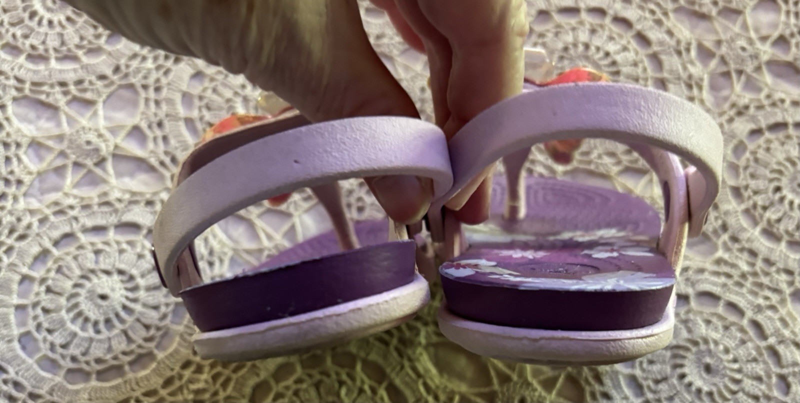 CROCS Toddler Girls Isabella Thong Bow Sandal Sz C 8/9 Back Strap Glitter Stones