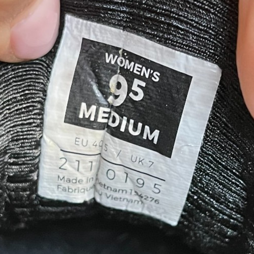 Kuru Atom 2 Womens Size 9.5 Black White Athletic Running Walking Shoes Sneakers