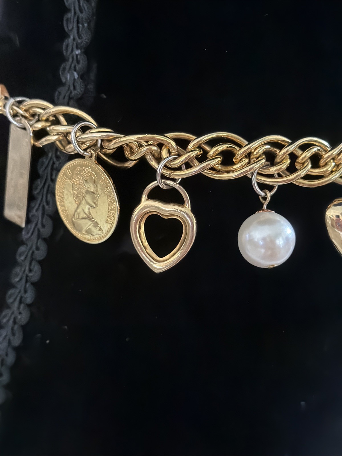 The Limited Vintage 90’s Gold Tone Charm Hearts Coins Perfume Chain Belt