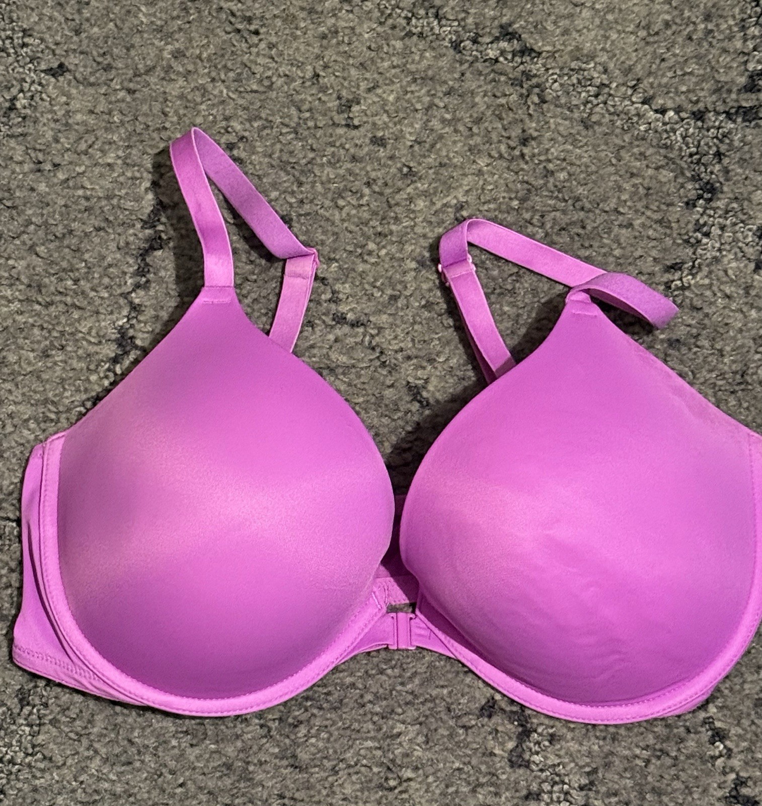 PINK Victoria Secret Wear Everywhere Push-up Bra Size 36DD FRONT CLOSURE