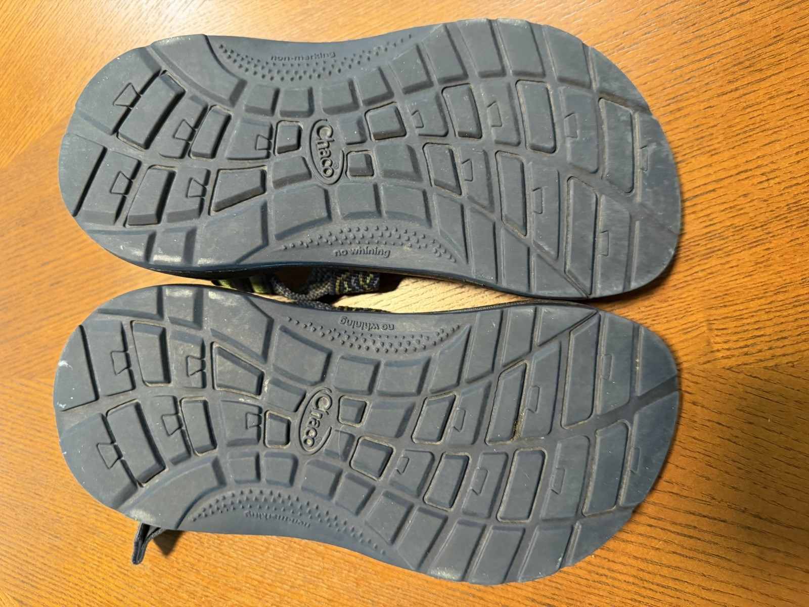 Chaco Unisex Kids Strappy Sport Sandals US 1 Black/Blue/Green Buckle Open Toe
