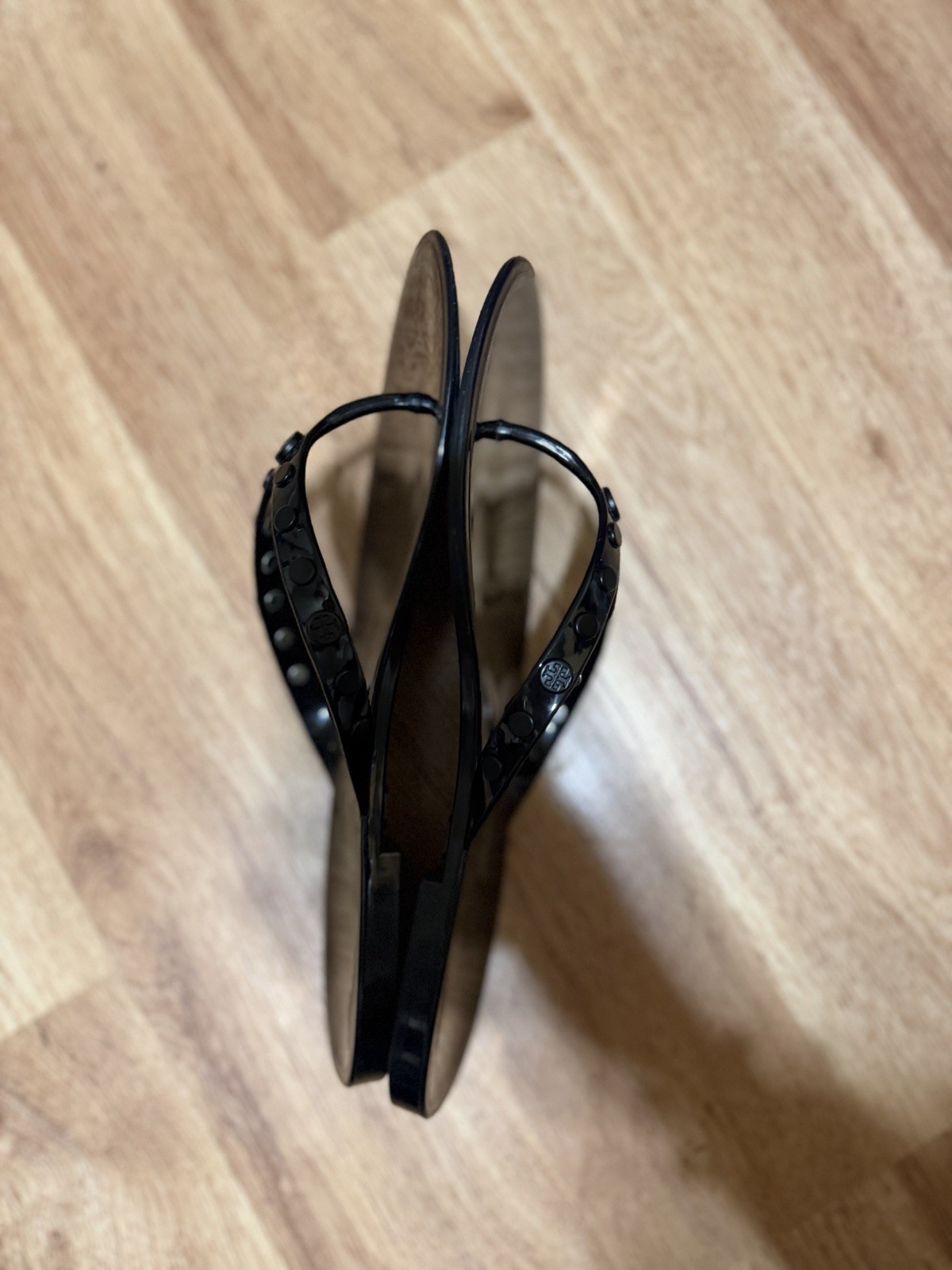 Tory Burch Women’s Black Rubber Thong Slip-On Sandals Logo Studded Straps