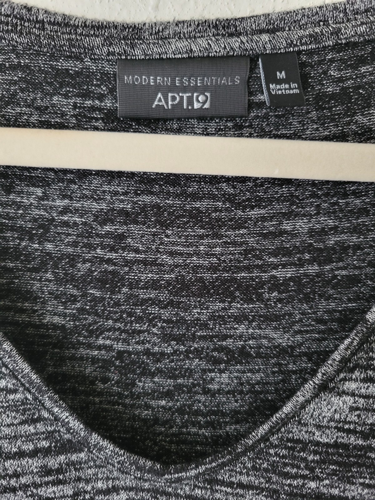 APT. 9 Modern Essentials Women’s Medium Gray Space Dye V-Neck 3/4 Sleeve Stretch