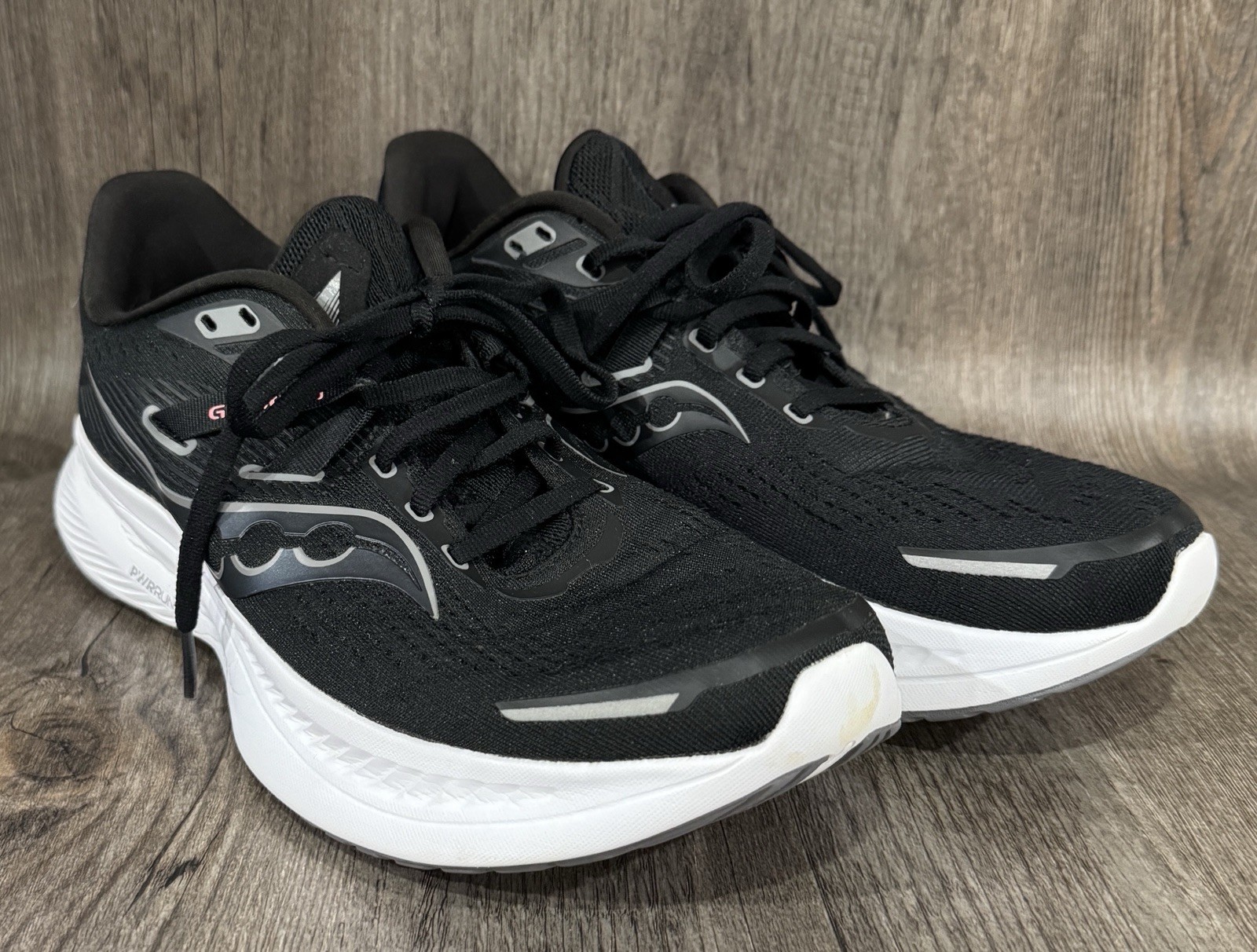 Saucony Guide 16 Womens Size 11.5 Running Walking Shoes Black White S10810-05